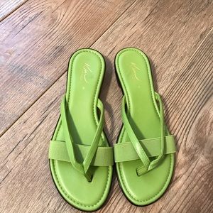 Kim Roger thong green sandal made in Italy size 8